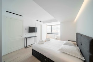 Croisette Pearl image 10