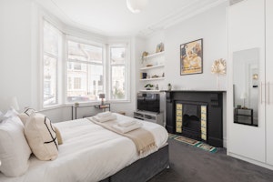The Little London Home image 6