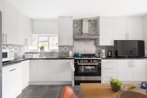 The Little London Home image 5
