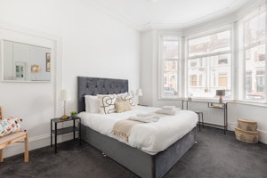 The Little London Home image 3