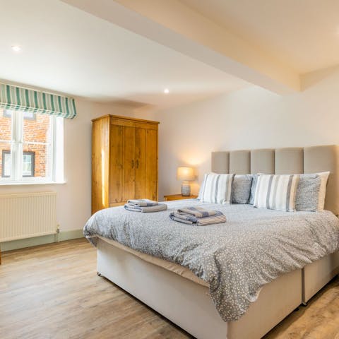 Wake up in the comfortable bedrooms feeling rested and ready for another day of Norfolk sightseeing