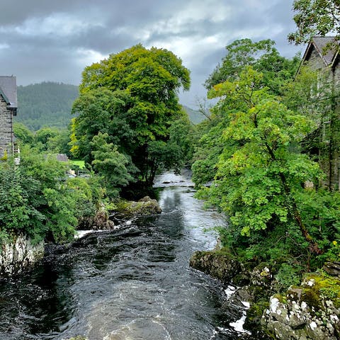 Stay just a short walk from Betws-y-Coed and explore the village's pubs, restaurants, local shops, and nearby hiking trails