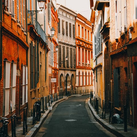 Take a daytrip to Toulouse and explore the winding alleys
