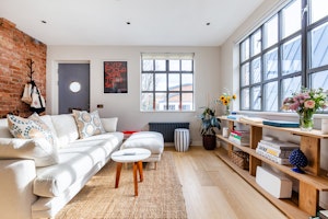 De Beauvoir Mews image 1