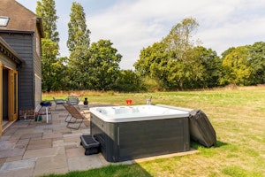 The Sussex Peach image 1