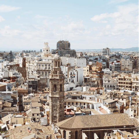 Stroll the centre of Valencia, where old meets new, right from your doorstep