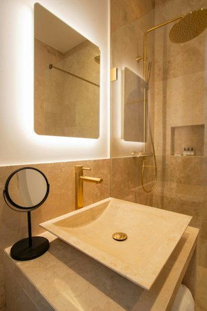 Parisian Lifestyle image 5
