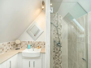 Charming Chilterns image 8