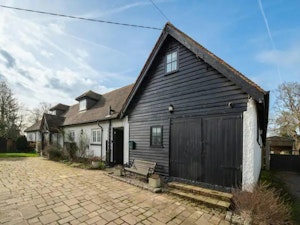 Charming Chilterns image 5