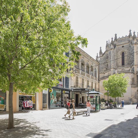 Drive into the town centre of Manacor in just seven minutes