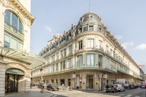 Moments in Paris image 7