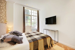 Saint Germain des Prés Hideaway image 11