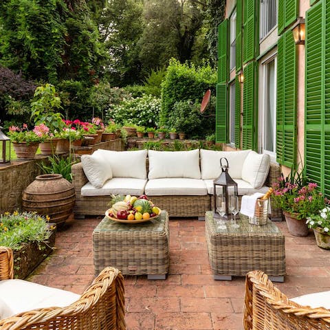 Pour a glass of Vermentino and sit back in the outdoor lounge