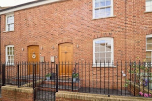 Deal Charm image 11
