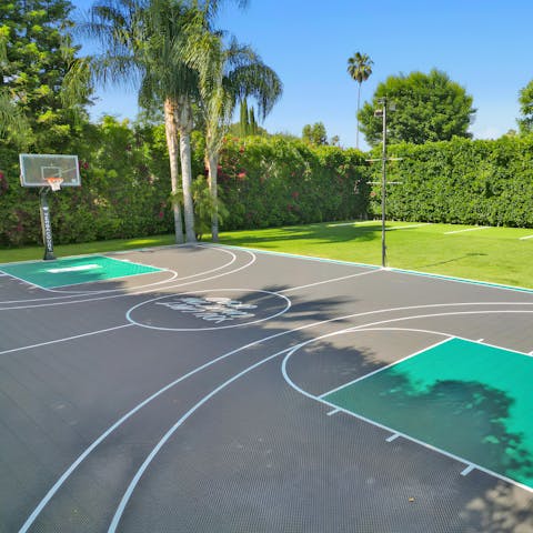 Enjoy family fun and games on the basketball court