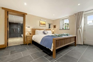 Pembrokeshire Muse image 9