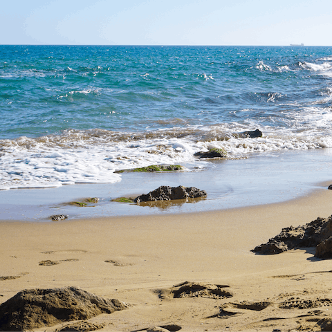 Relax on the sands of Fontane Bianche beach, just steps from your doorstep