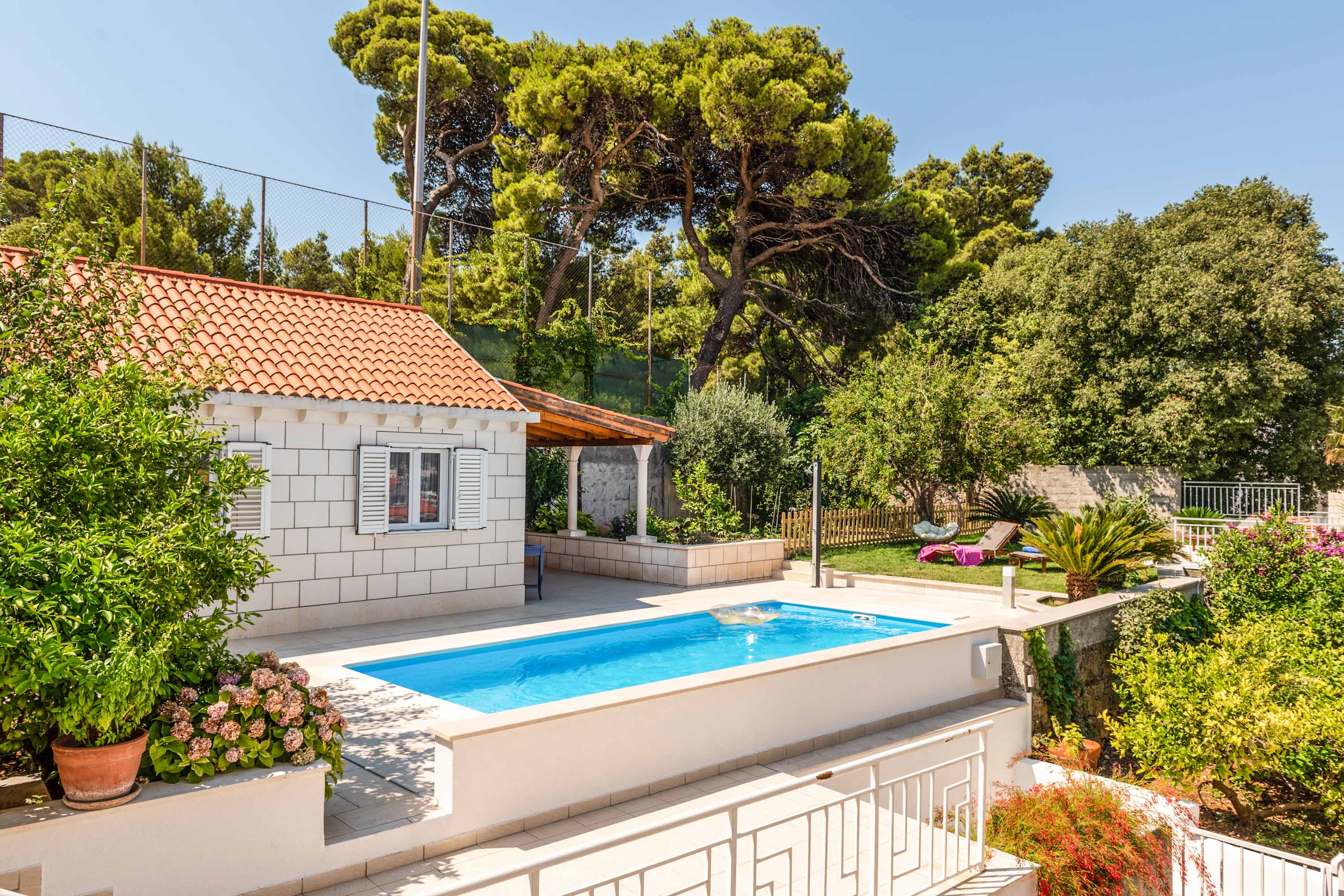 Iris & Violet, Dubrovnik, Općina Dubrovnik Plum Guide