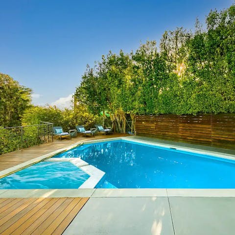 Cool off from the Californian sun in the private pool