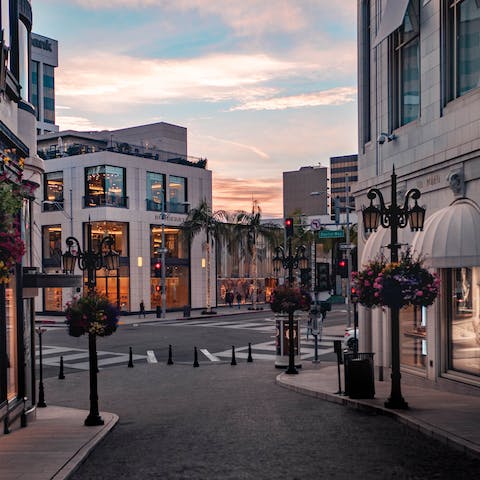 Browse the nearby boutiques of Beverly Hills, five to ten minutes away