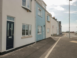 Golden Quay image 1