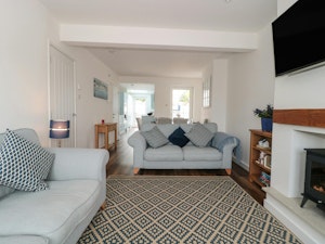Golden Quay image 3
