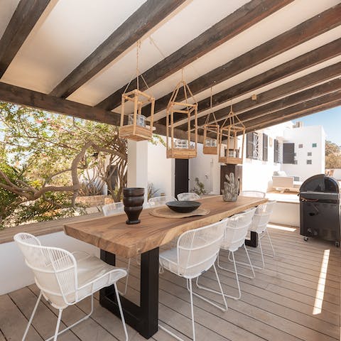 Gather around the dining table for a barbecue alfresco