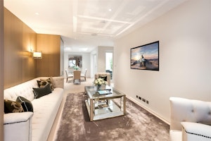 Regal Elegance image 1
