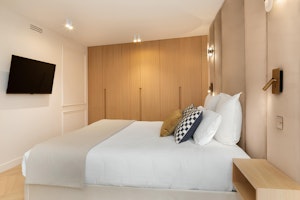 Haussmannian Paris image 3