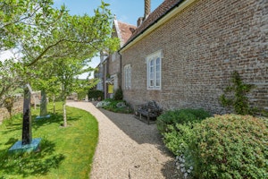 Dorsetian Retreat image 9