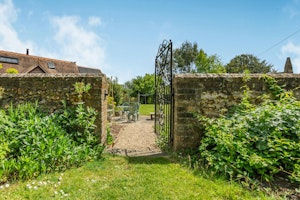 Dorsetian Retreat image 8