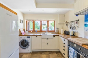 Dorsetian Retreat image 4