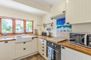 Dorsetian Retreat image 3