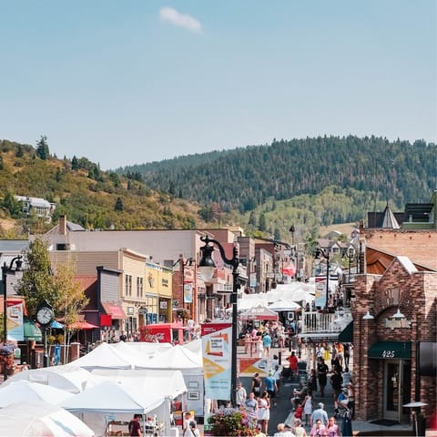 Stroll into bustling Park City on foot in less than twenty minutes