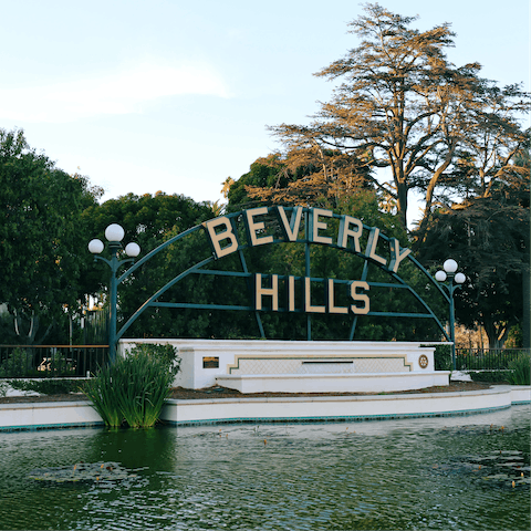 Hop in the car and be among the upmarket shops and tropical gardens of Beverly Hills in ten minutes