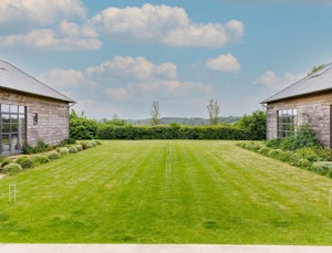 Sussex Farmhouse image 10