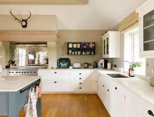 Sussex Farmhouse image 6