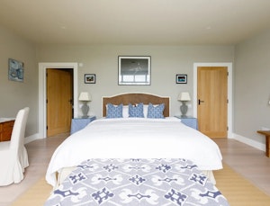 Sussex Farmhouse image 4