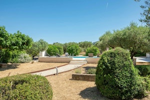 Picturesque & Peaceful Retreat image 13