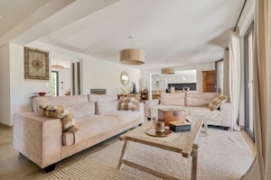 Picturesque & Peaceful Retreat image 9