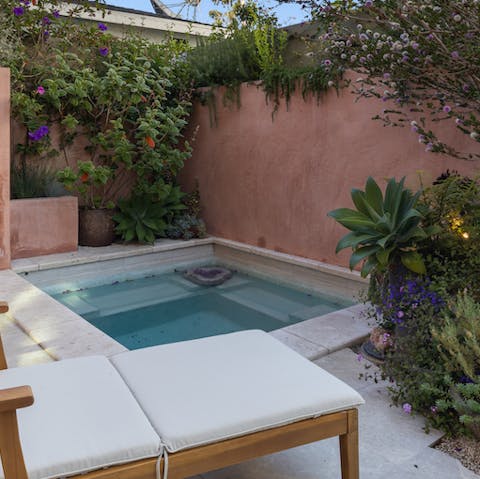 Take a dip in the heated plunge pool, ideal for relaxing at home