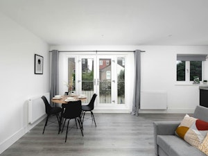 Enfield Modern image 12