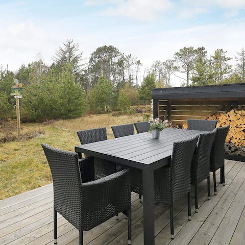 Dine alfresco with fantastic forest views