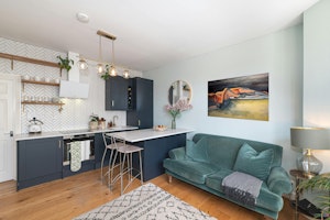 Morning in Streatham image 8