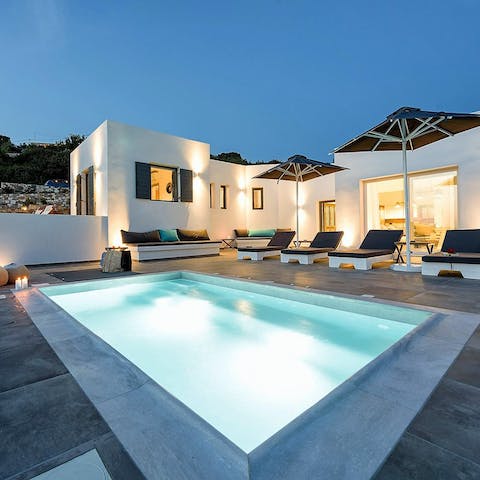 Indulge in a night-time dip in the plunge pool as stars twinkle above