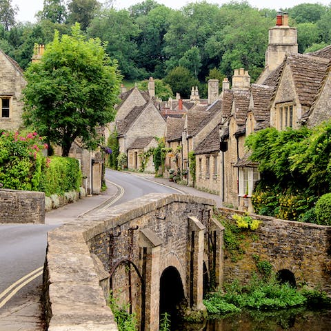 Explore all that the Cotswolds has to offer, including Stow-on-the-Wold, around a fifteen-minute drive away