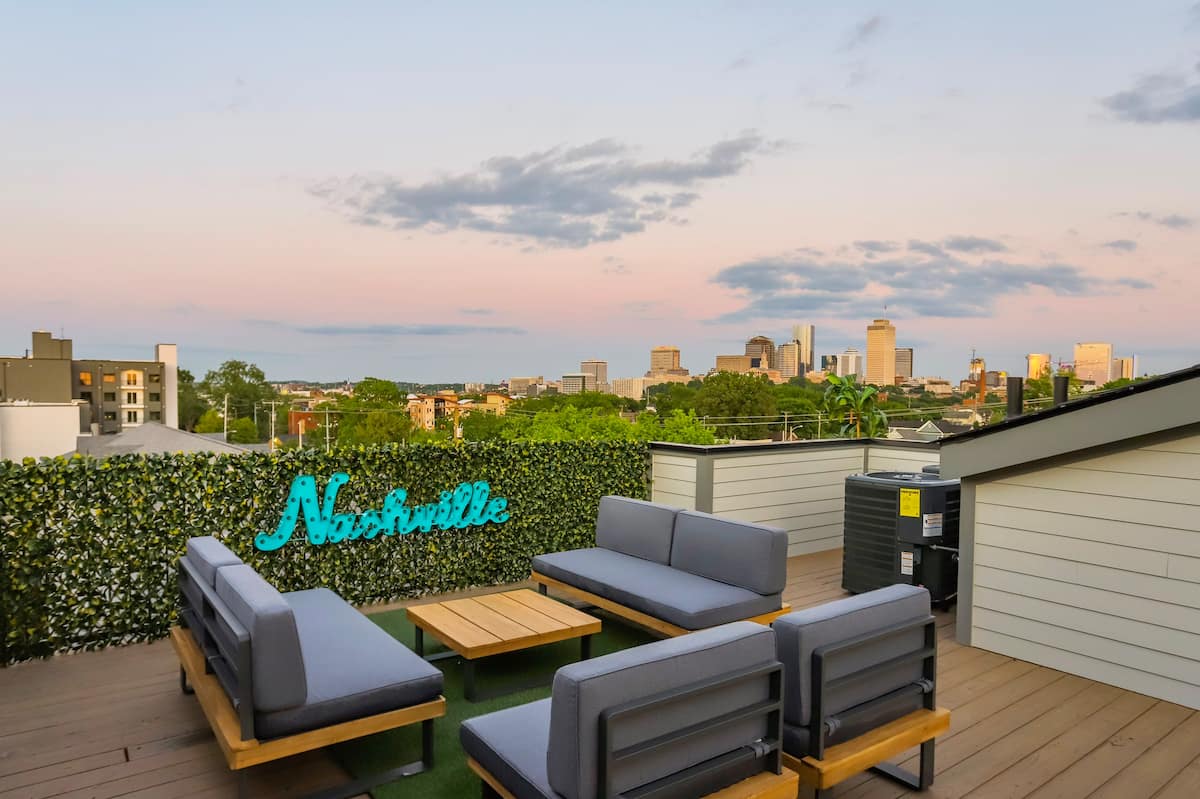 Rooftop Relaxin', Buena Vista, Nashville Plum Guide