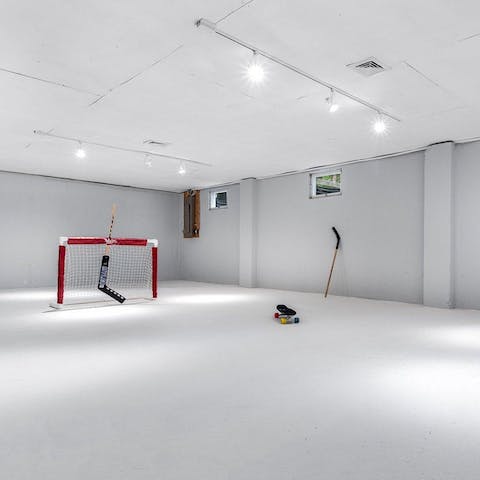 Play hockey on the basement court