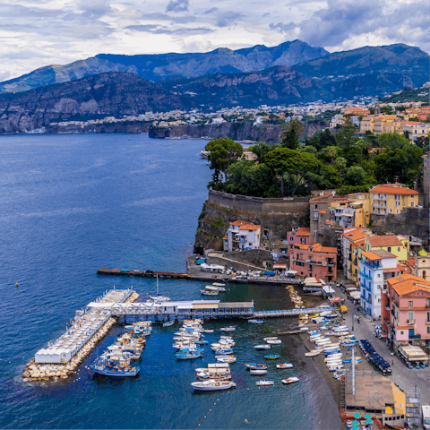 Discover delightful Sorrento, just over 10 kilometres away 