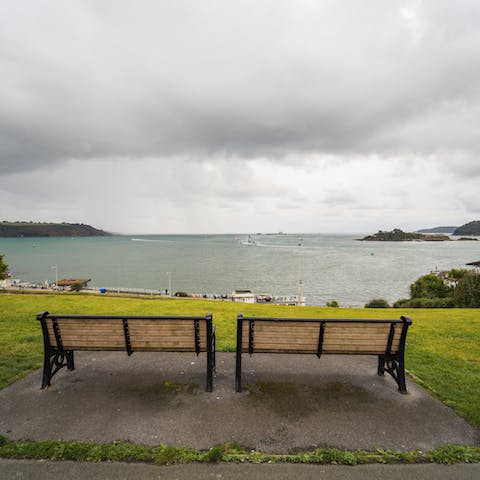 Make the most of the excellent location within steps of Plymouth Sound